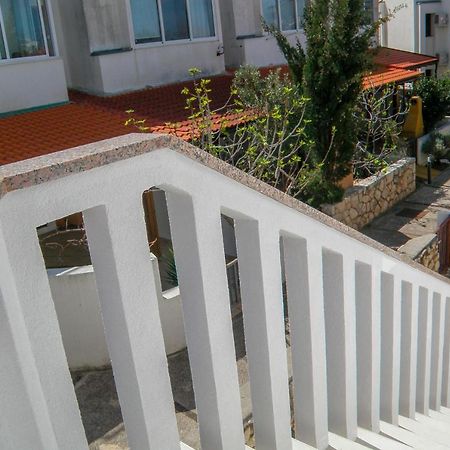 Lada Apartmani Novalja Exteriör bild