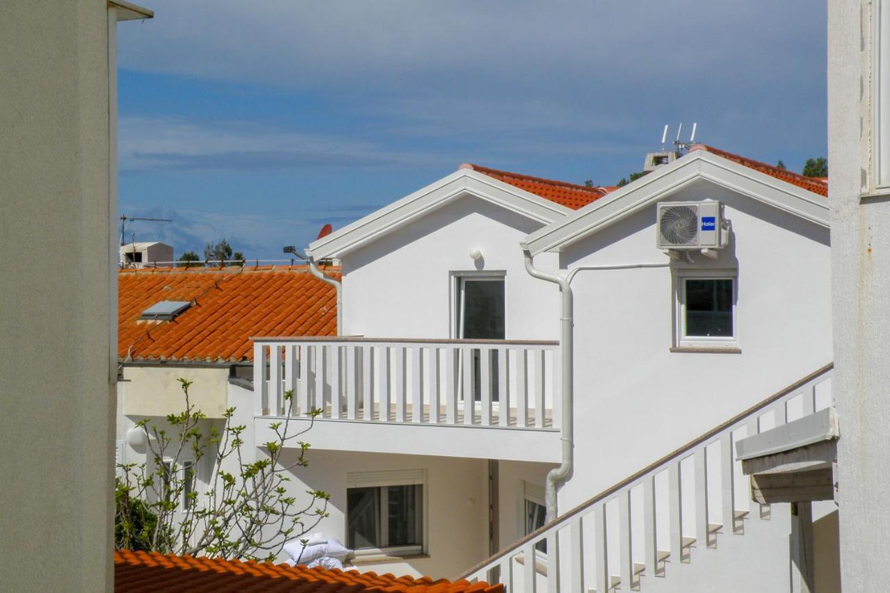 Lada Apartmani Novalja Exteriör bild