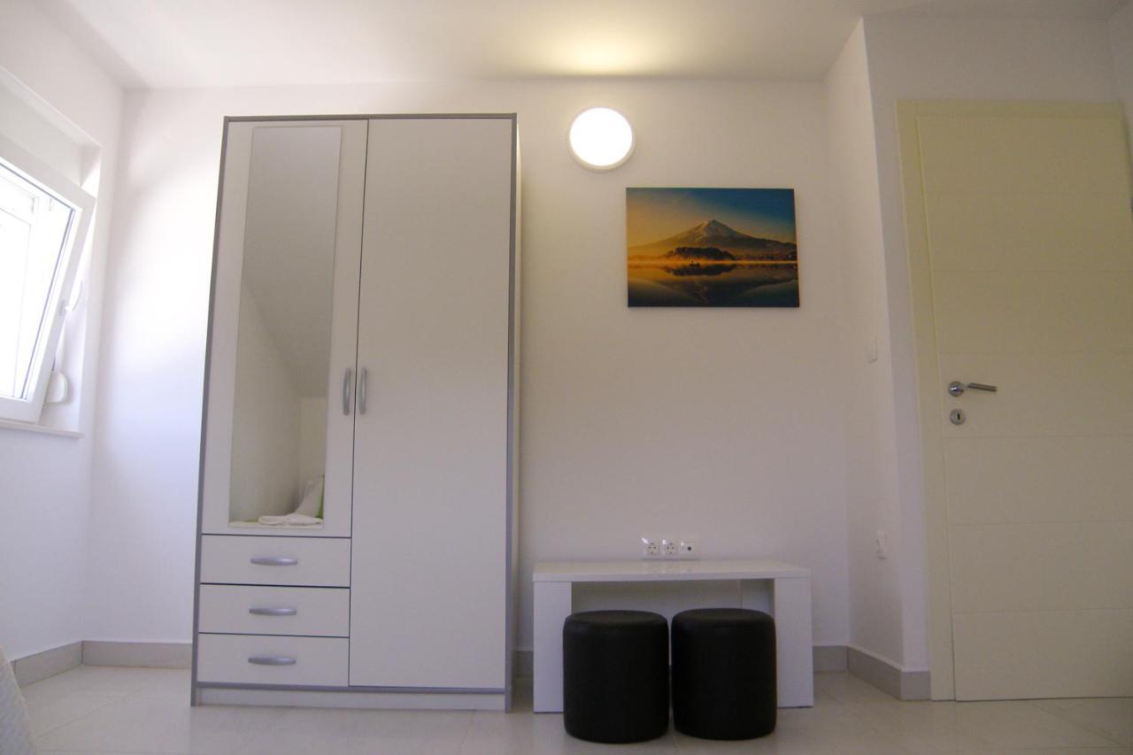 Lada Apartmani Novalja Exteriör bild