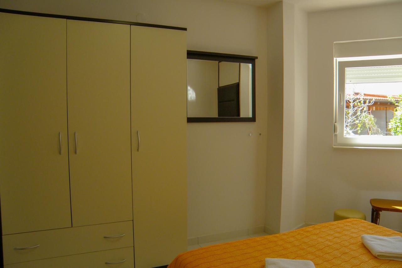 Lada Apartmani Novalja Exteriör bild