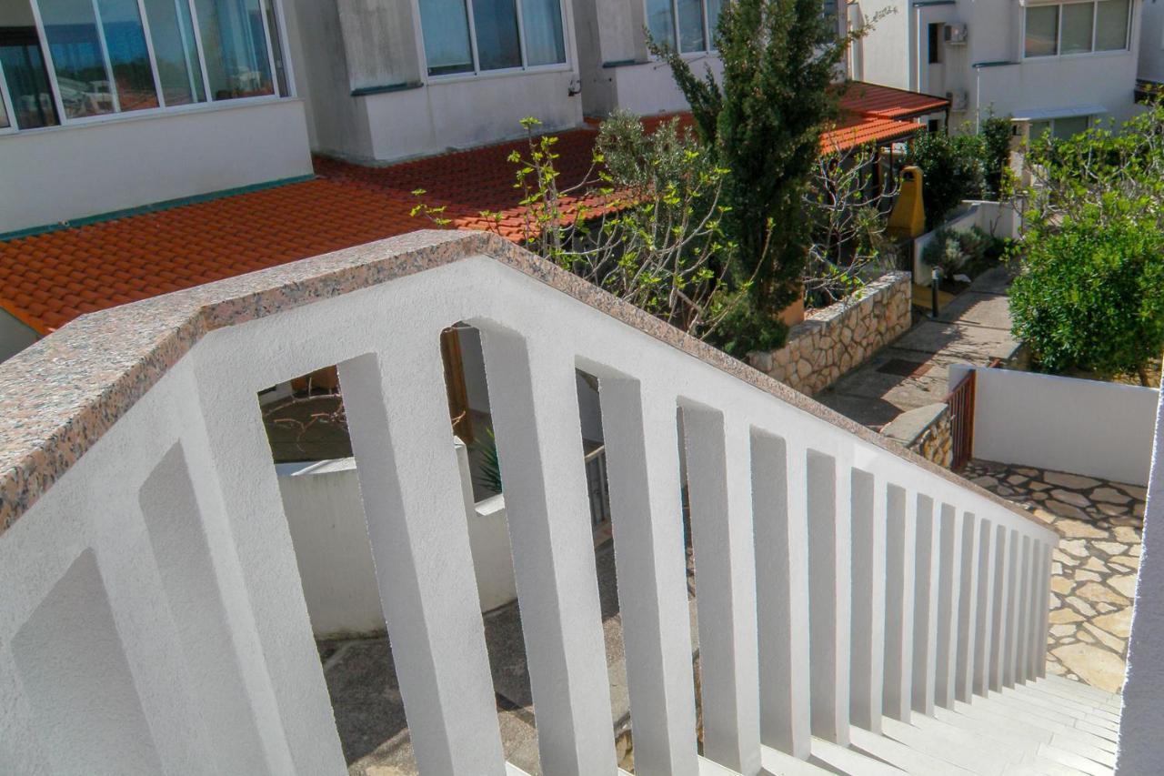 Lada Apartmani Novalja Exteriör bild