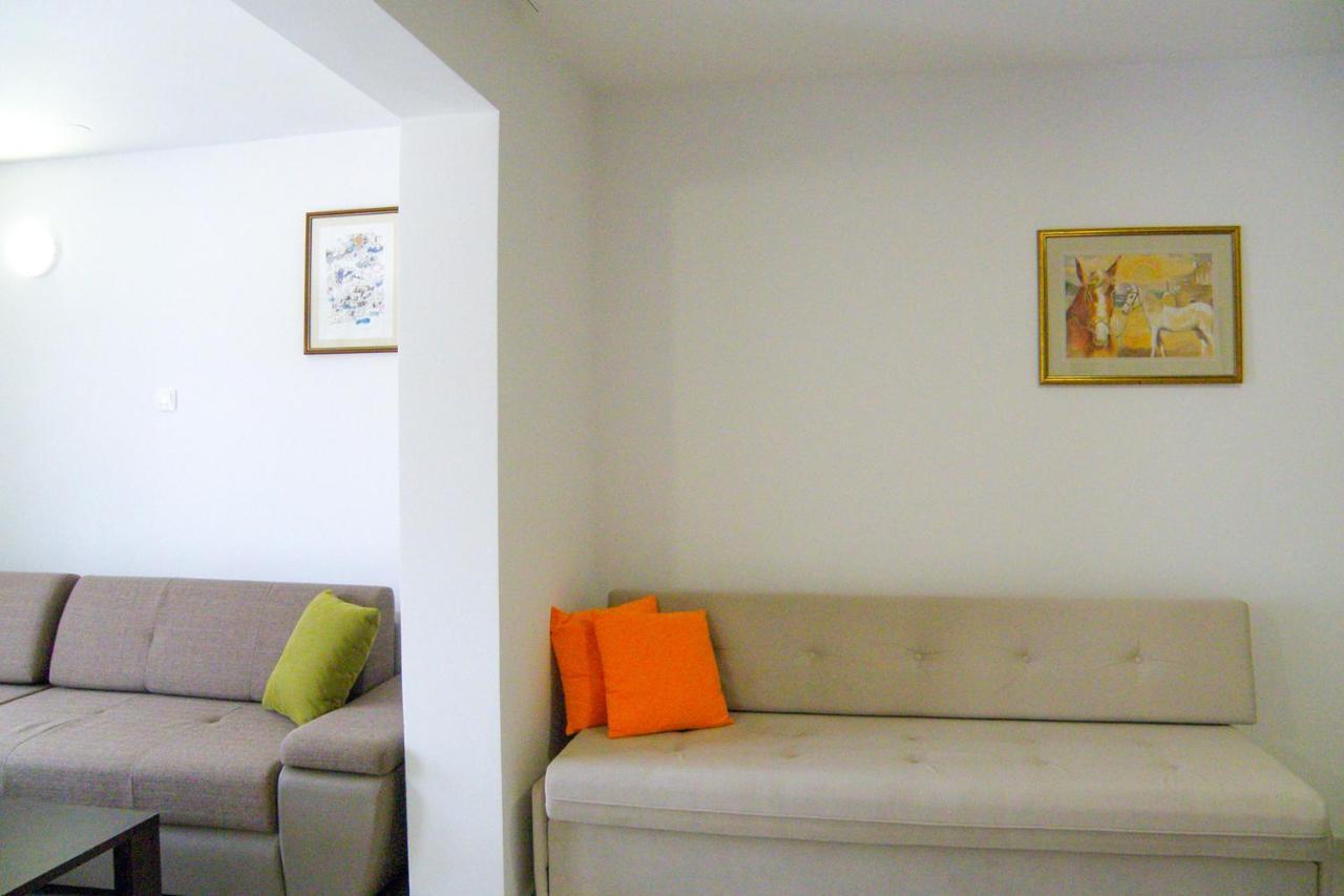 Lada Apartmani Novalja Exteriör bild
